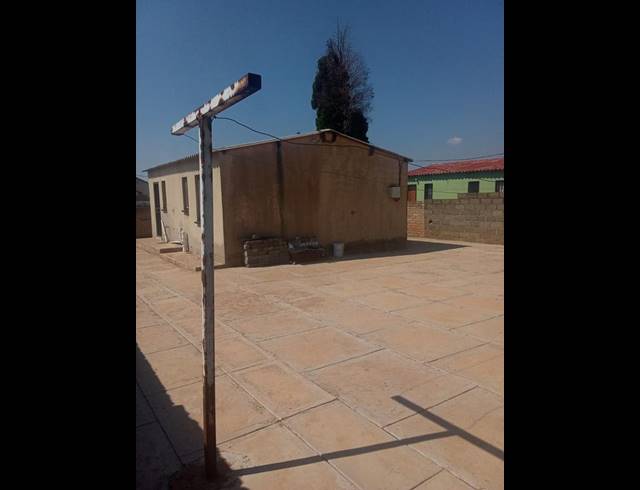 2 BEDROOM HOUSE FOR SALE IN PALM SPRINGS